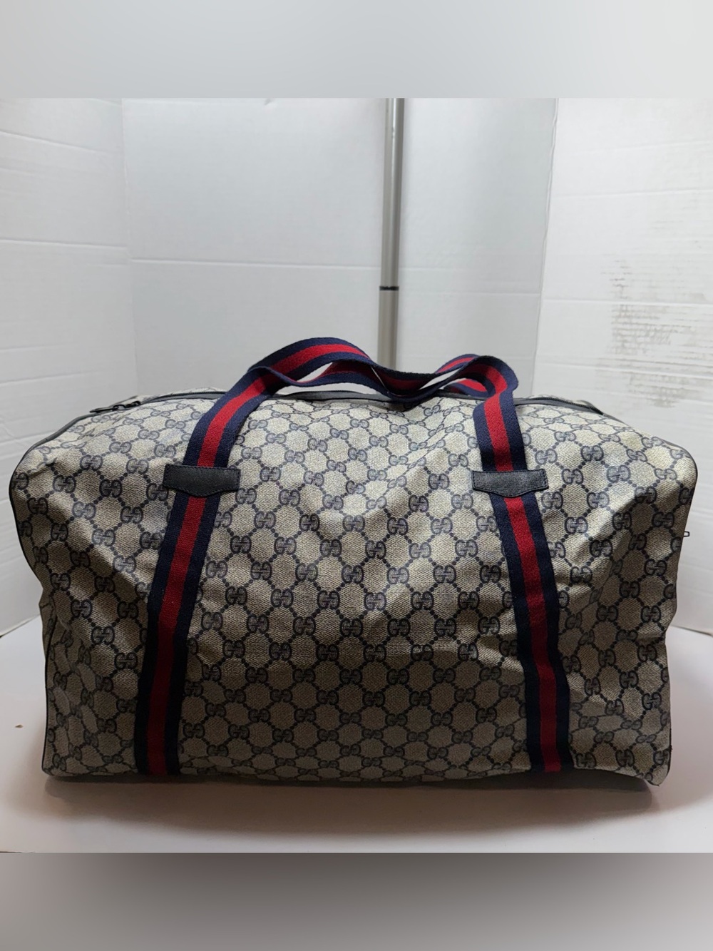 Gucci Beige GG Supreme Canvas Duffel with Blue and Red Straps vintage